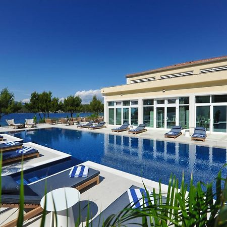 Hotel Antica-Seafront Hotel With Comfortable Rooms And Pool Stari Grad  Exterior foto