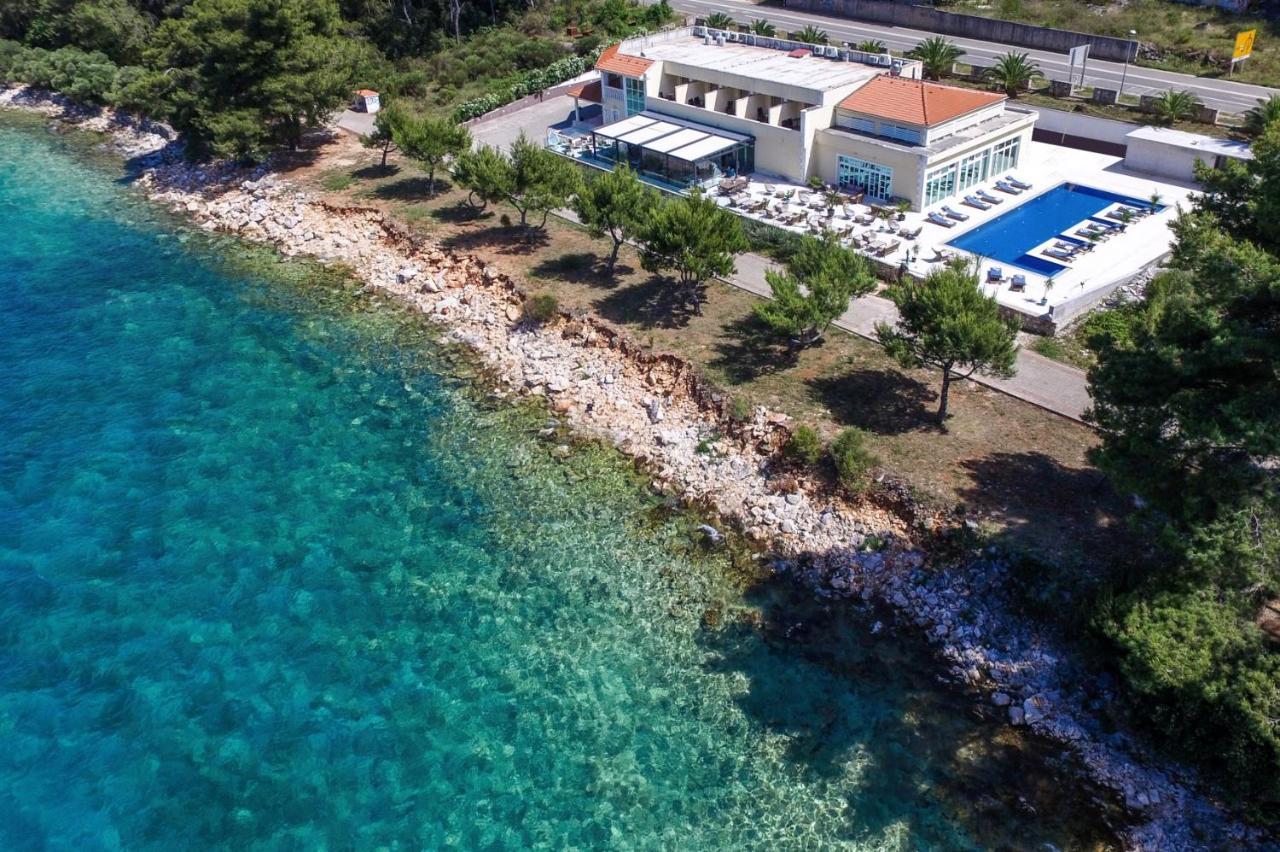 Hotel Antica-Seafront Hotel With Comfortable Rooms And Pool Stari Grad  Exterior foto