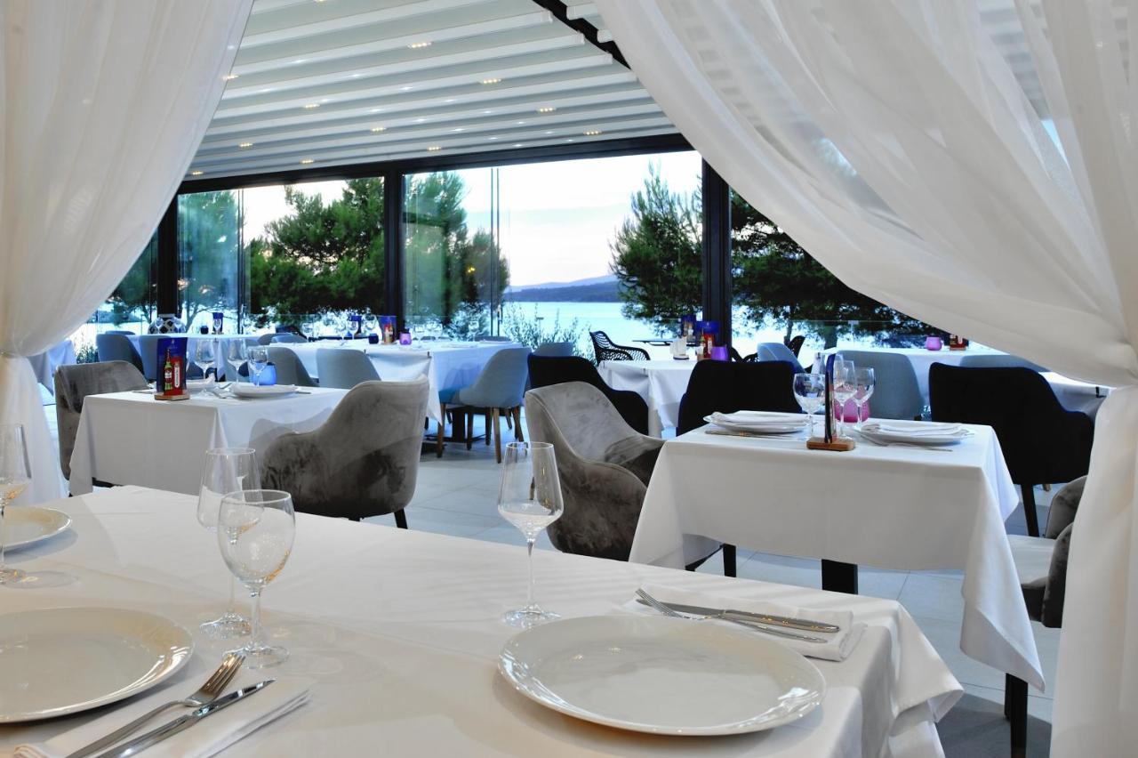 Hotel Antica-Seafront Hotel With Comfortable Rooms And Pool Stari Grad  Exterior foto